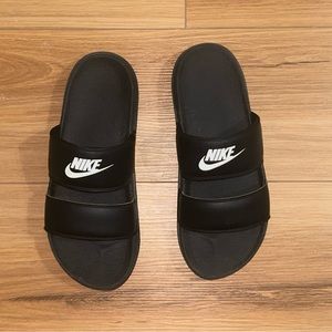 NIKE women’s size 8 slides